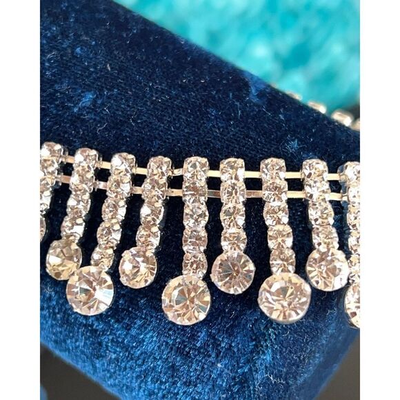 Silver Princess Neckless made with Swarovski Crystals - Picture 3 of 6